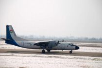 Antonov An-24RV TajikAir-Douchanbe-11fev2008-DSC_0157.jpg